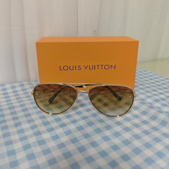 Louis Vuitton Gold and Brown Designer Sunglasses - Picture 2 of 7